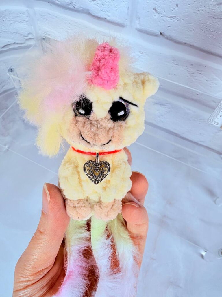 маленький единорог вязаная игрушка