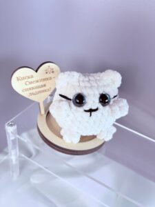 белая кошка с голубыми глазами