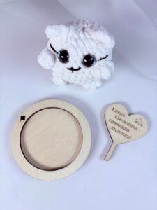 белая кошка с голубыми глазами