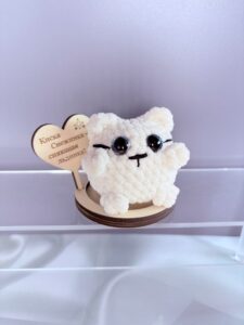 белая кошка с голубыми глазами